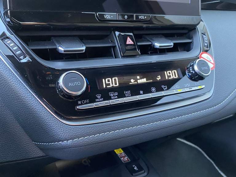 Toyota Corolla-touring-sports thumbnail 96