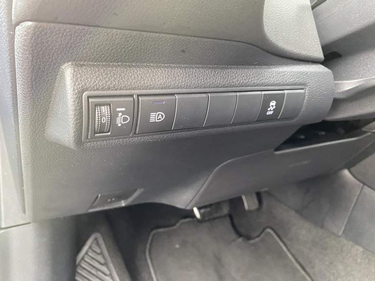 Toyota Corolla thumbnail 86