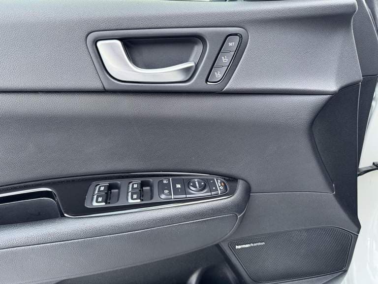 Kia Optima thumbnail 48