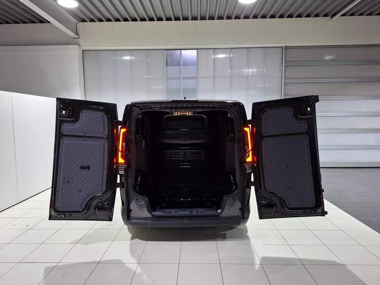 Kia Pv5 thumbnail 44