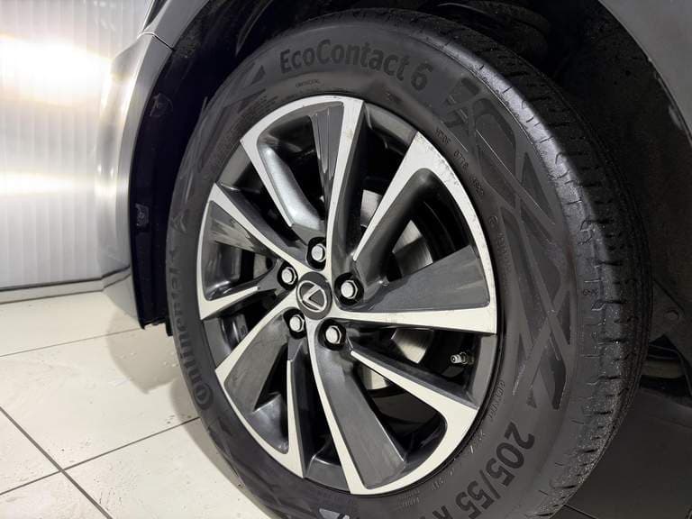 Lexus Ct thumbnail 72