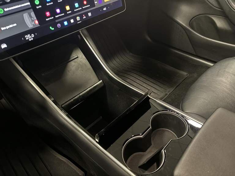 Tesla Model-3 thumbnail 41