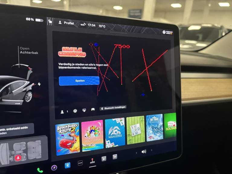 Tesla Model-3 thumbnail 34