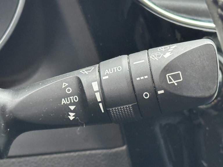 Toyota Auris thumbnail 46