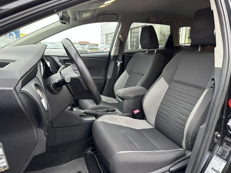 Toyota Auris thumbnail 39