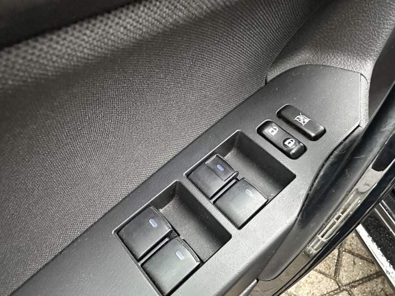 Toyota Auris thumbnail 40