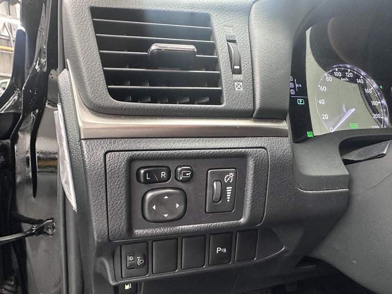 Lexus Ct thumbnail 39