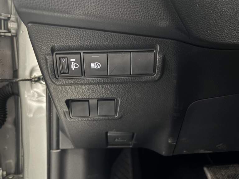 Toyota Corolla-cross thumbnail 40