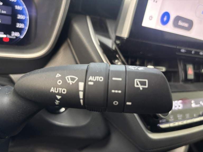 Toyota Corolla-cross thumbnail 36