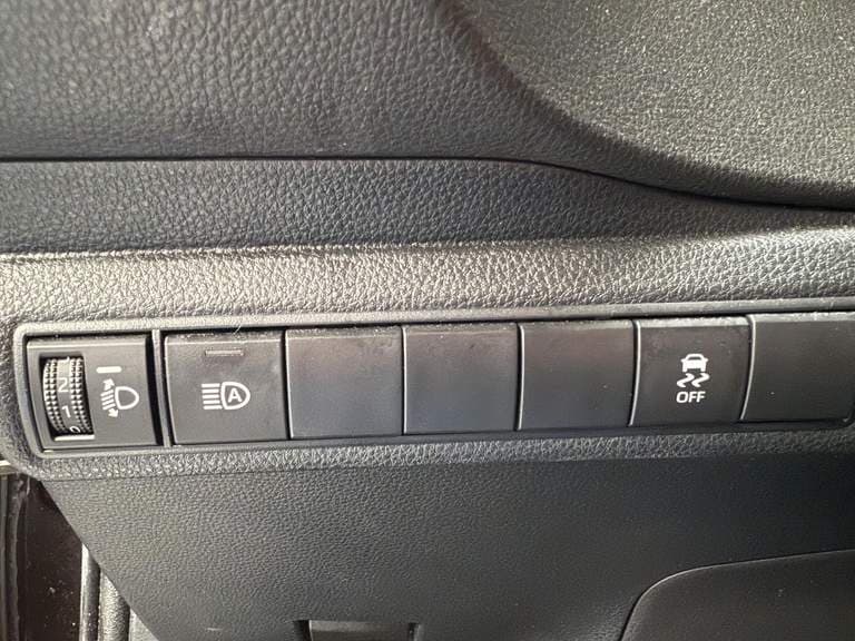 Toyota Corolla-touring-sports thumbnail 25