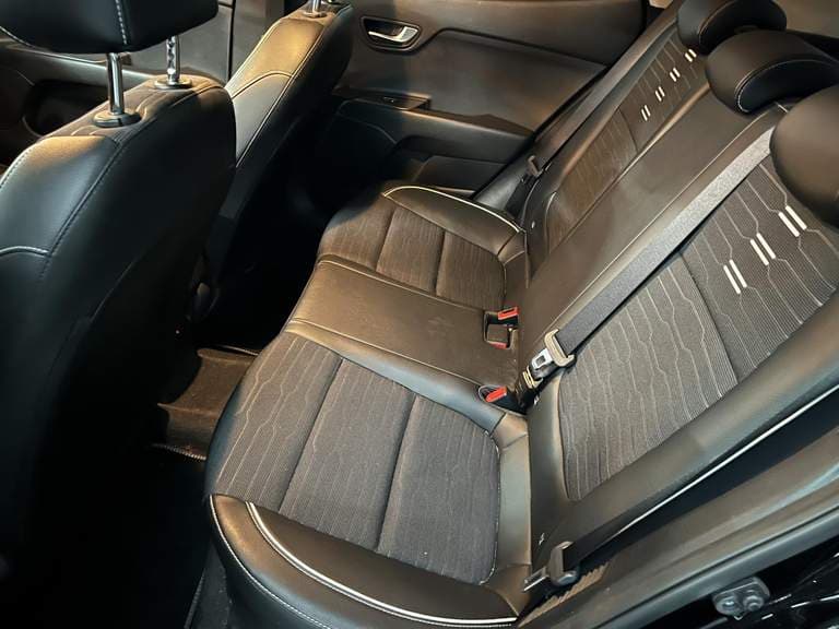 Kia Stonic thumbnail 48