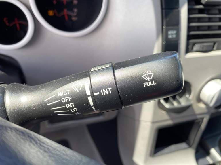 Toyota Tundra thumbnail 28