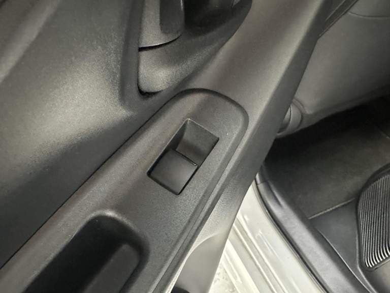 Toyota Yaris thumbnail 47