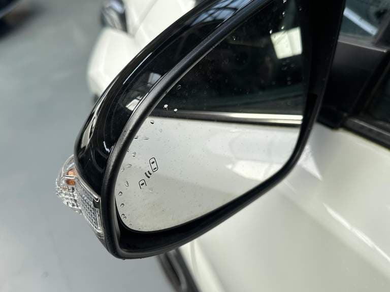 Toyota C-hr thumbnail 56