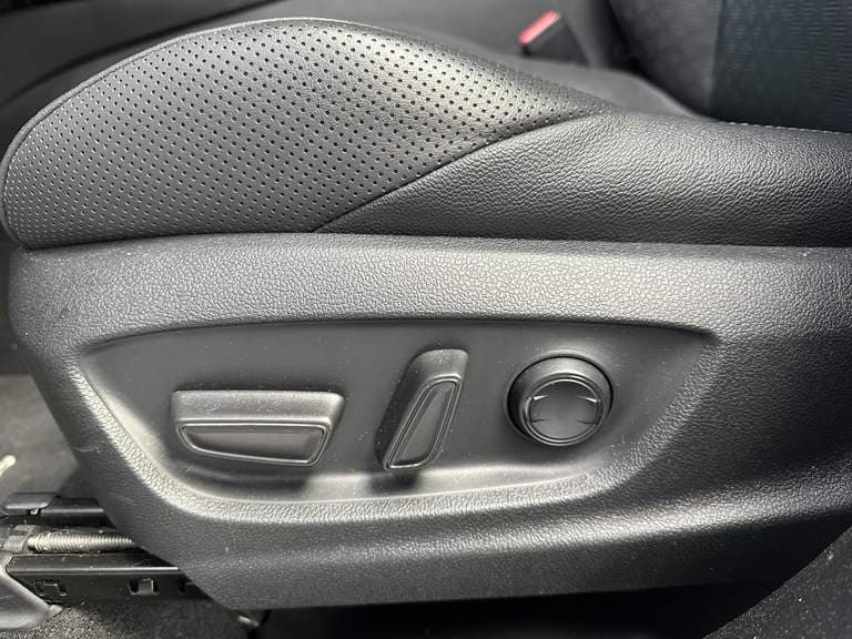 Toyota C-hr thumbnail 32