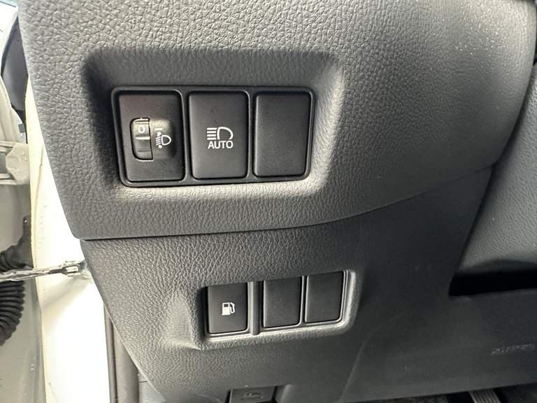 Toyota C-hr thumbnail 33