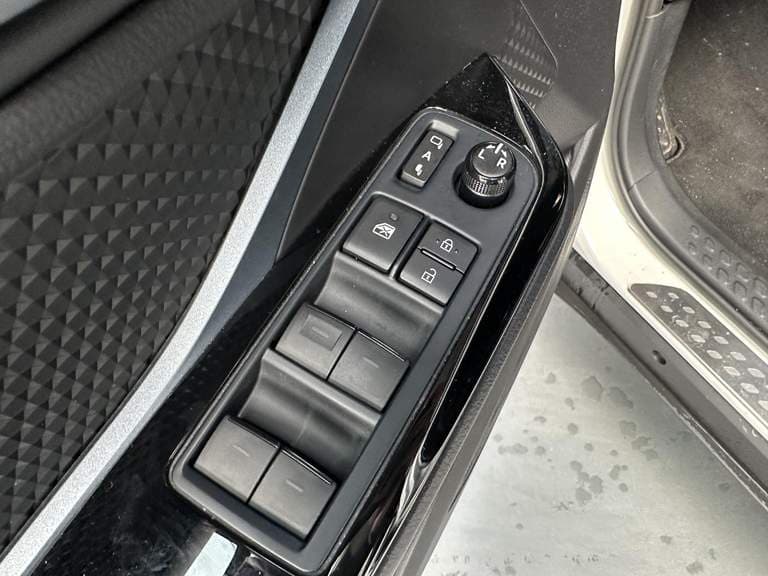 Toyota C-hr thumbnail 34