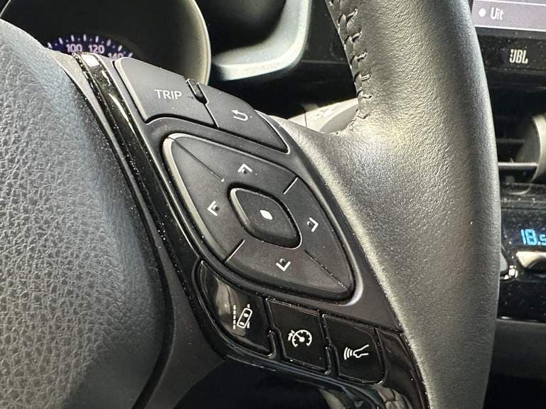 Toyota C-hr thumbnail 38