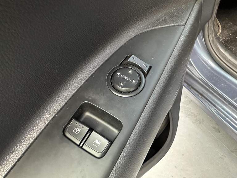 Kia Rio thumbnail 25