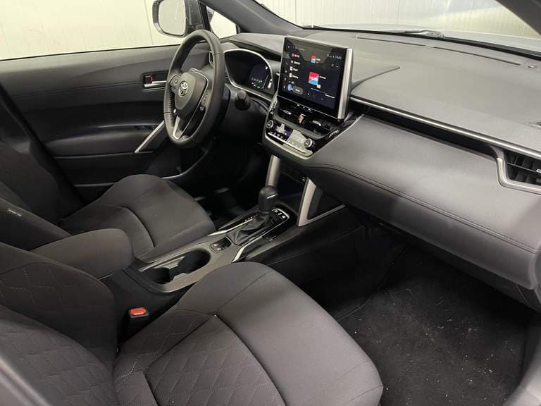 Toyota Corolla-cross thumbnail 38