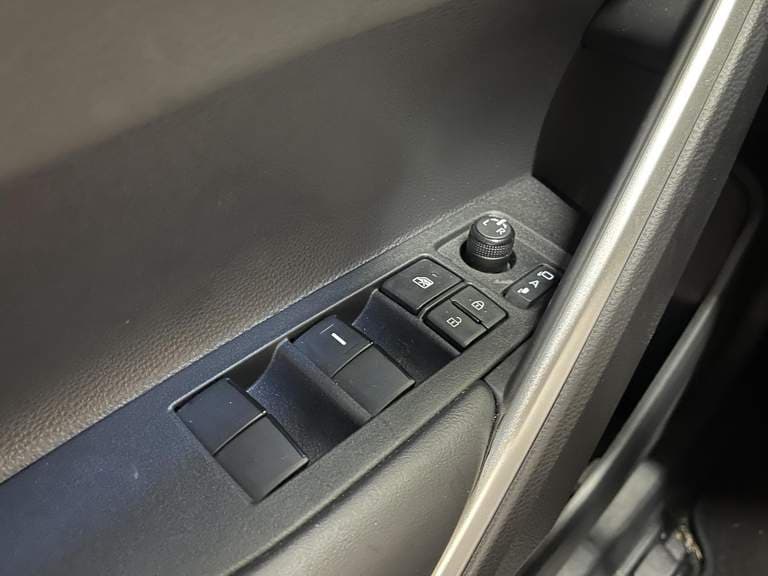 Toyota Corolla-cross thumbnail 53