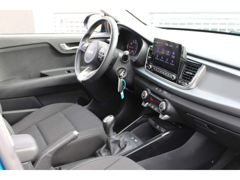 Kia Rio thumbnail 50