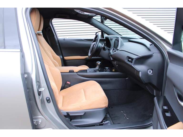 Lexus Ux thumbnail 53