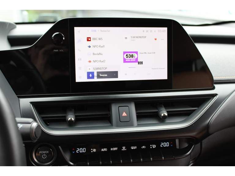 Lexus Ux thumbnail 64