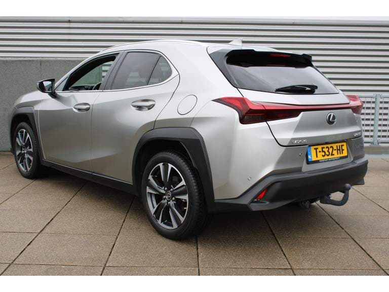 Lexus Ux thumbnail 48