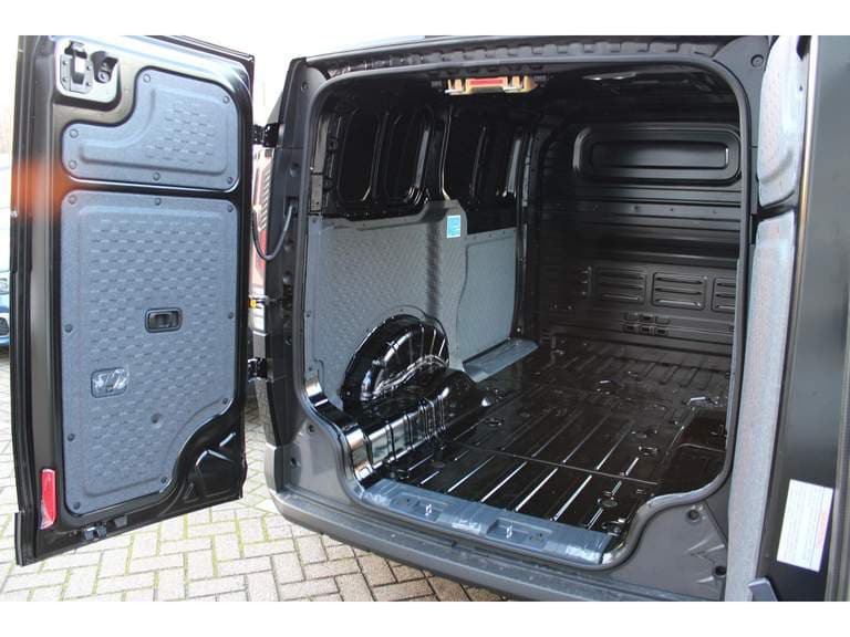 Kia Pv5 thumbnail 71