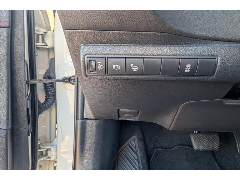 Toyota Corolla thumbnail 50