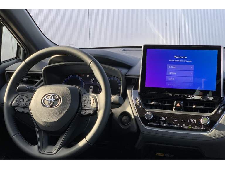 Toyota Corolla-cross thumbnail 39