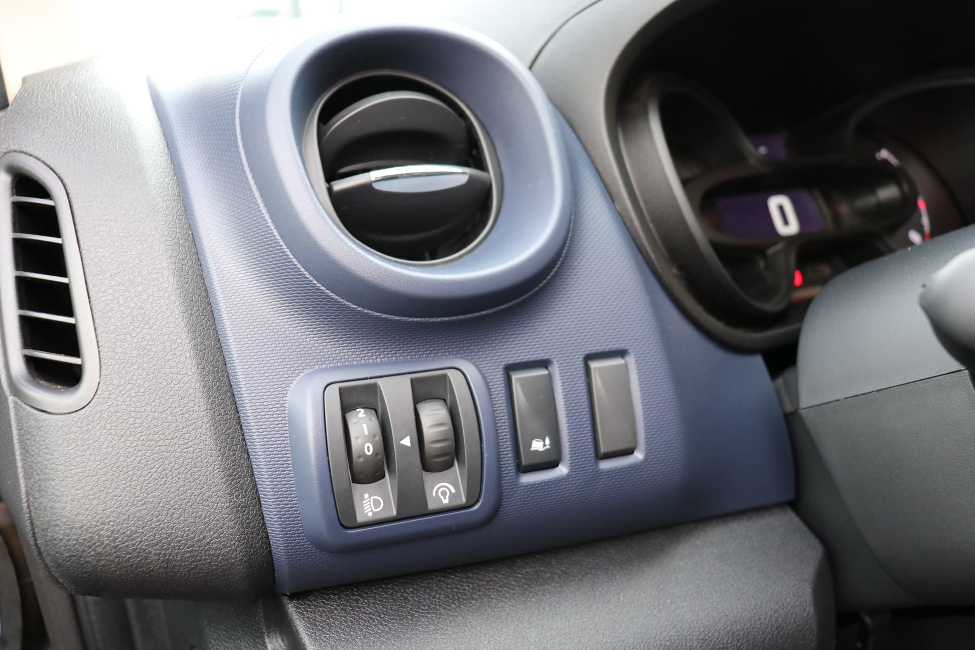 Opel Vivaro 1.6 CDTI L2H1 DC Business+ EcoFlex EX. BTW 1e eigenaar Lease v.a. 395,- p/m thumbnail 14