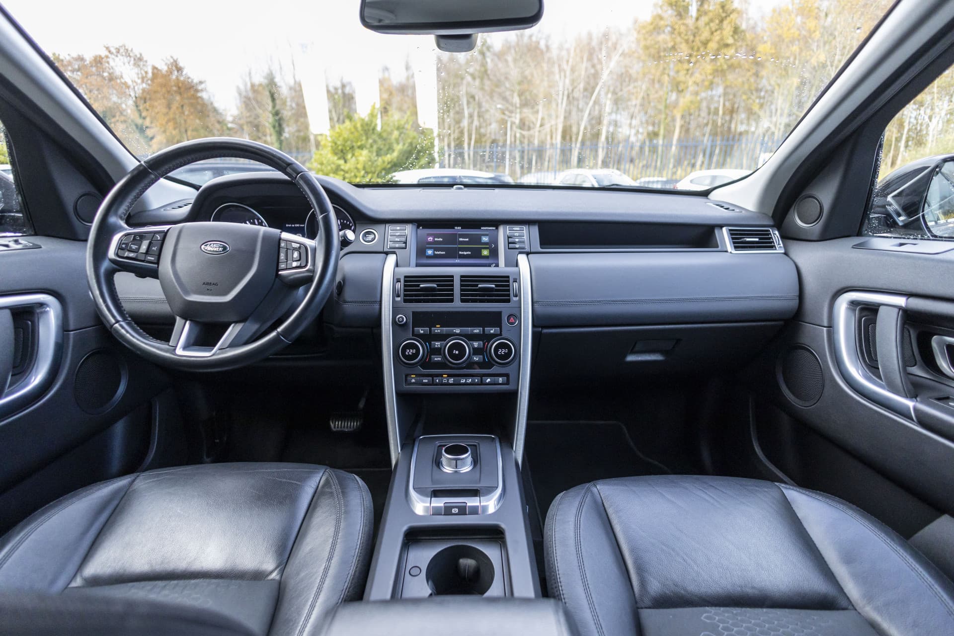 Land Rover Discovery Sport 2.0 TD4 HSE thumbnail 16