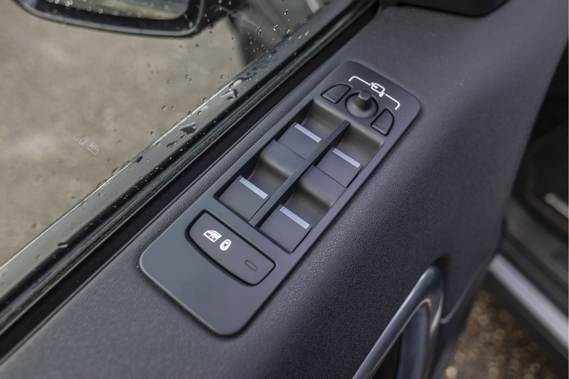 Land Rover Discovery Sport 2.0 TD4 HSE thumbnail 21