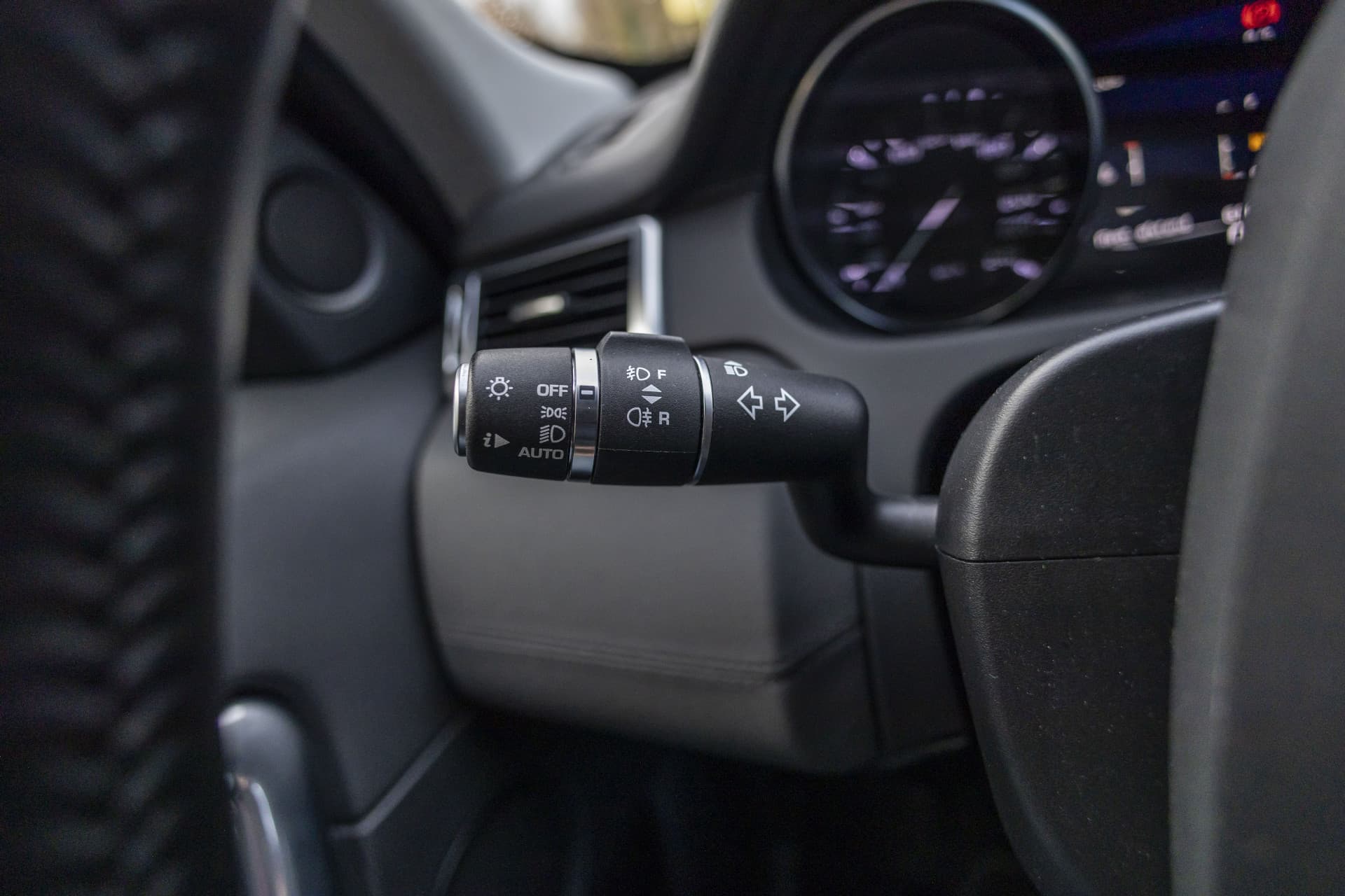 Land Rover Discovery Sport 2.0 TD4 HSE thumbnail 31