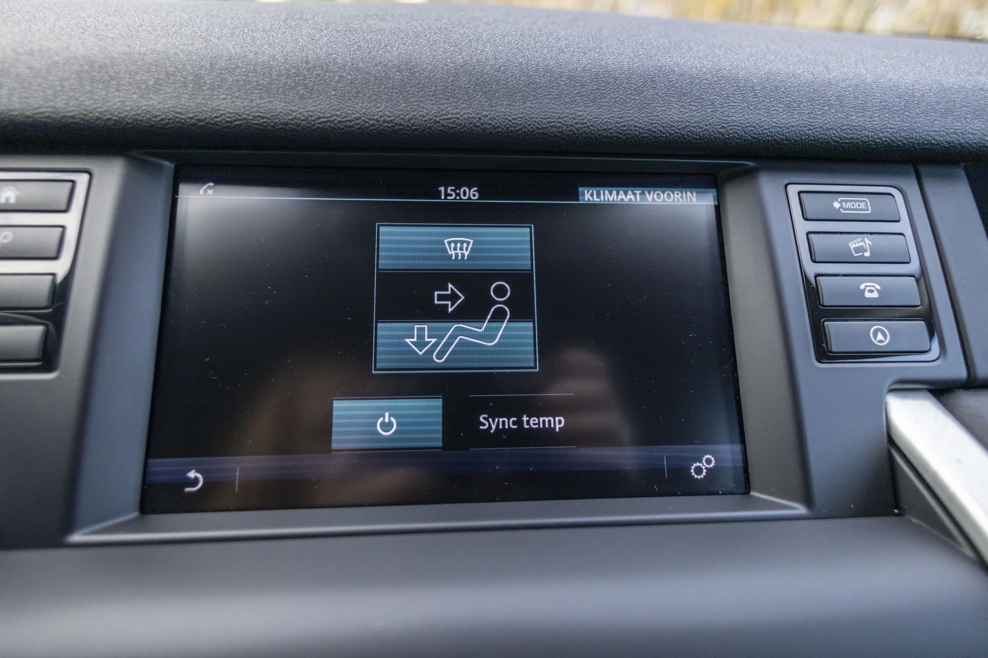 Land Rover Discovery Sport 2.0 TD4 HSE thumbnail 37