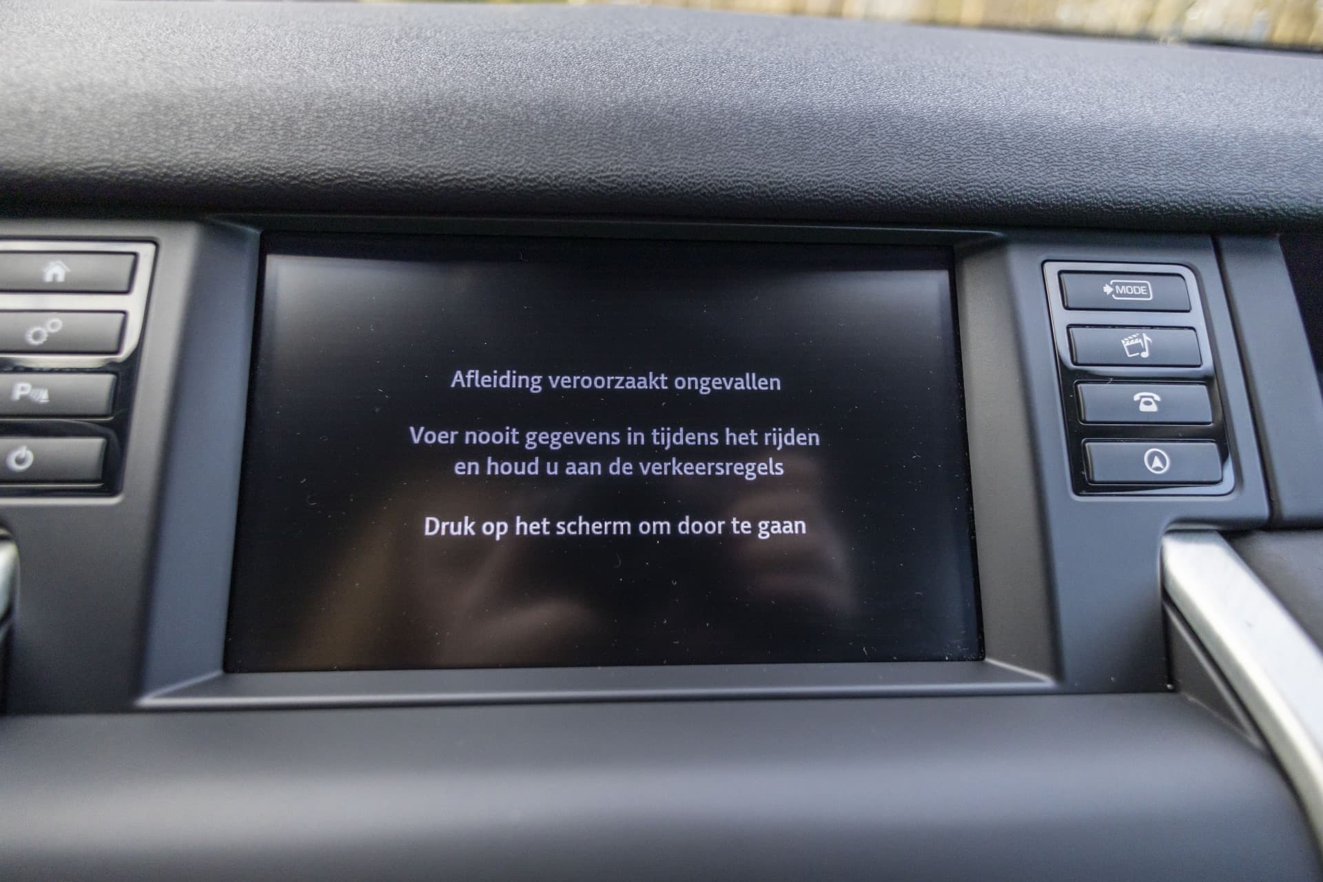 Land Rover Discovery Sport 2.0 TD4 HSE thumbnail 39