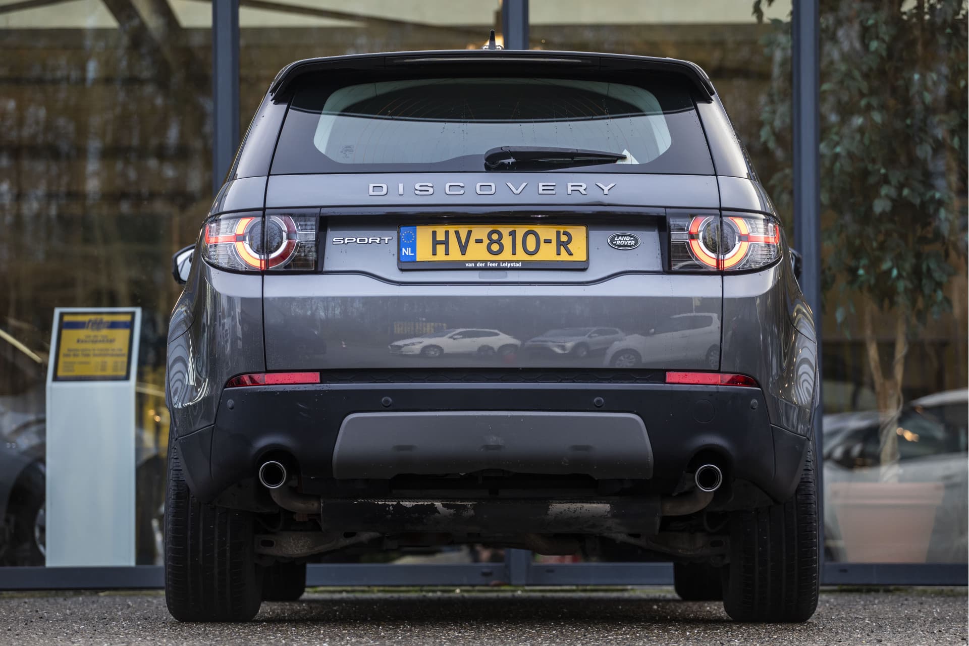 Land Rover Discovery Sport 2.0 TD4 HSE thumbnail 6