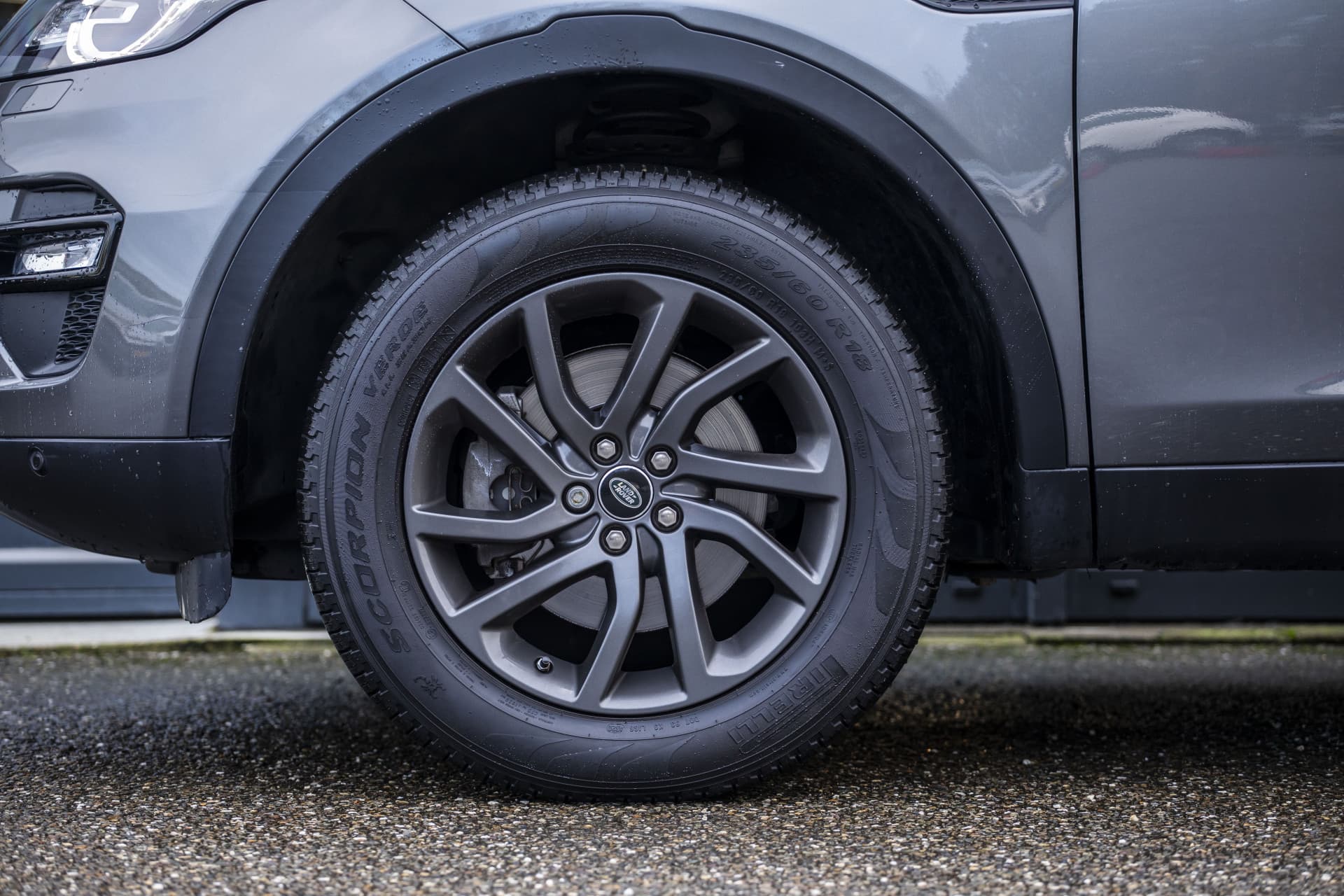 Land Rover Discovery Sport 2.0 TD4 HSE thumbnail 9