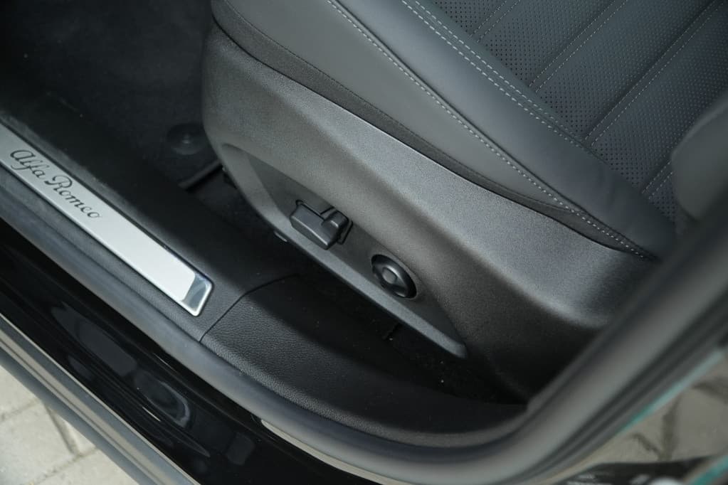 Alfa Romeo Tonale 1.3T PHEV 280 PK Veloce | Leder | Navi | LED | 19" thumbnail 25