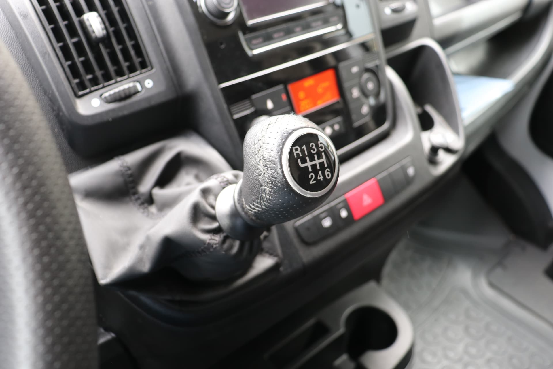 Peugeot Boxer 335 2.2 BlueHDi 140 L2H2 Pro EX.BTW thumbnail 10