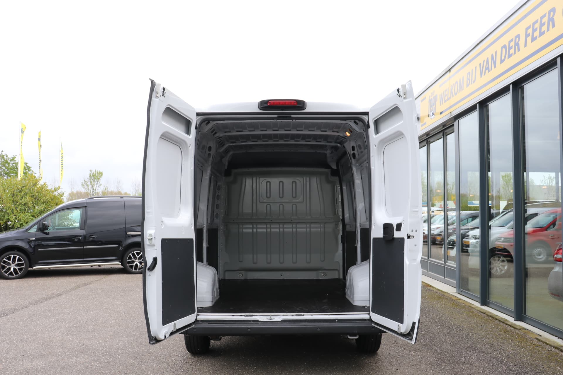 Peugeot Boxer 335 2.2 BlueHDi 140 L2H2 Pro EX.BTW thumbnail 18