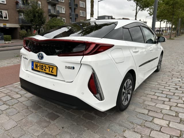 Toyota Prius 1.8 Plug-in Business Plus thumbnail 2