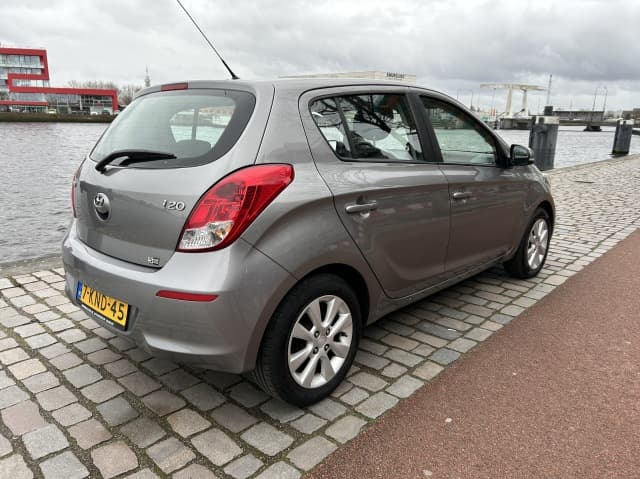 Hyundai I20 1.2i i-Deal thumbnail 2