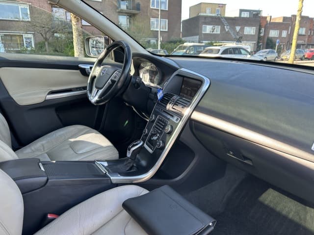 Volvo Xc60 2.0 T5 FWD Summum thumbnail 3