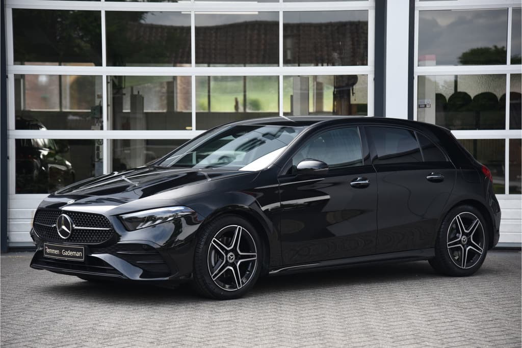 Mercedes-Benz A-Klasse 180 AMG Line thumbnail 2