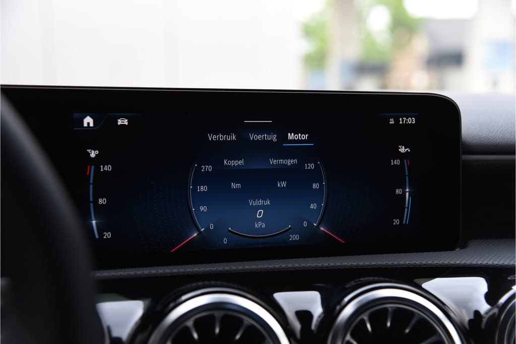 Mercedes-Benz A-Klasse 180 AMG Line thumbnail 13