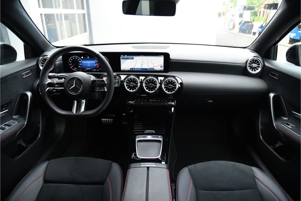 Mercedes-Benz A-Klasse 180 AMG Line thumbnail 18