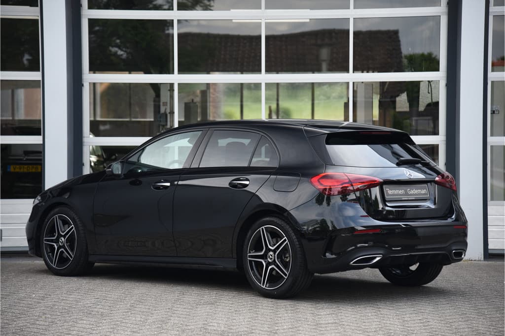 Mercedes-Benz A-Klasse 180 AMG Line thumbnail 3